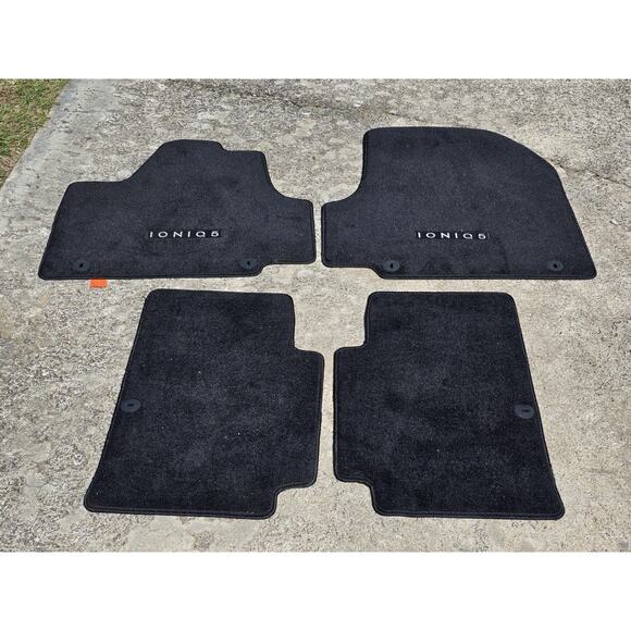 Genuine OEM Hyundai 2024 2025 Ioniq 5 Carpet Mats Fixed Console GIF14-AC001 - Picture 1 of 6